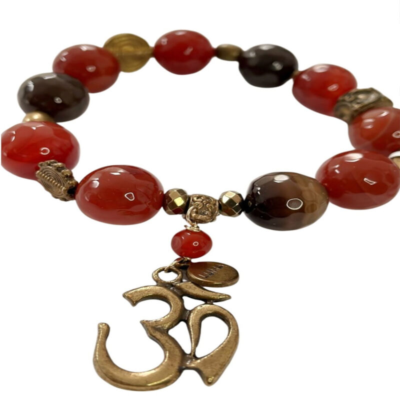 Pulsera Caf&eacute; De &Aacute;gatas Con Dije Met&aacute;lico De Om ... image number null