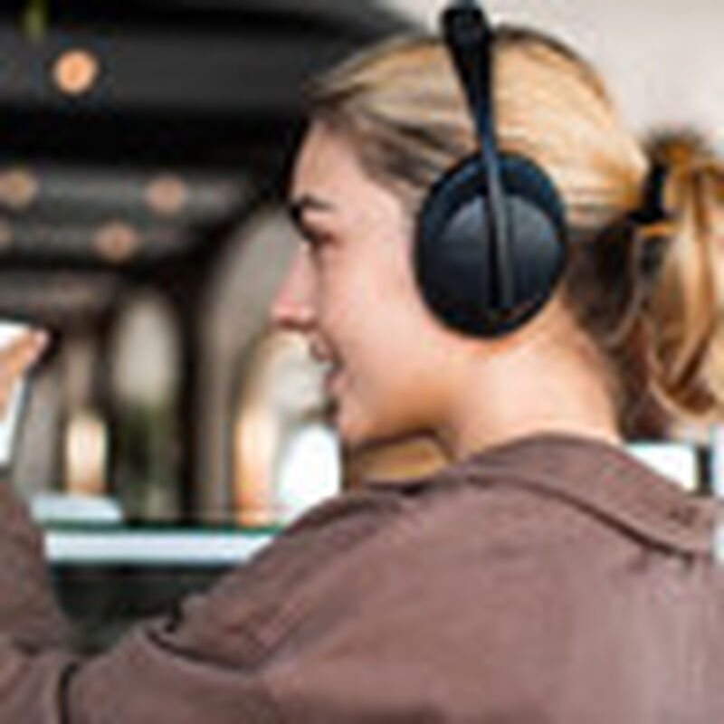 BOSE 700 Aud&iacute;fonos Inal&aacute;mbricos NOISEC700-BLACK image number null